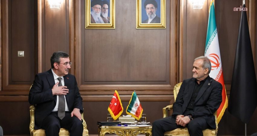 Cumhurbaşkanı Yardımcısı Cevdet Yılmaz,  İran'ın merhum Dini Lideri Ali