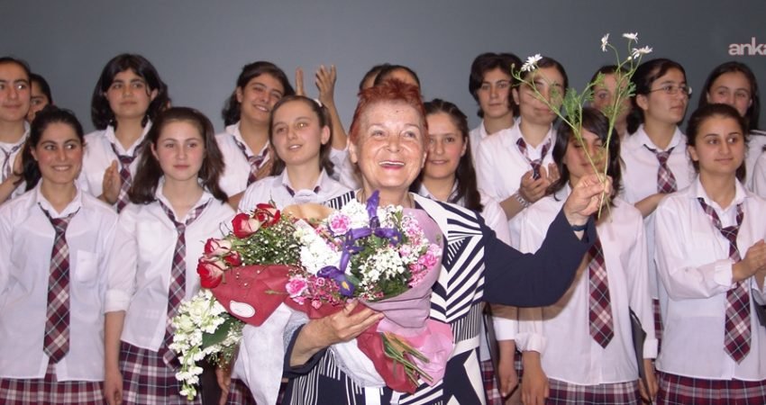 Çağdaş Yaşamı Destekleme Derneği (ÇYDD), bazı yayın organlarında derneğin kurucusu
