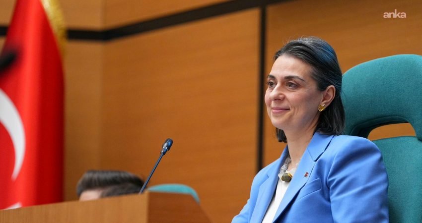 Dün sabah düzenlenen operasyonla gözaltına alınan Üsküdar Belediye Başkanı Sinem