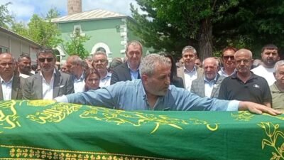DEM Parti Eş Genel Başkanı Tuncer Bakırhan, memleketi Kars'ta, hayatını