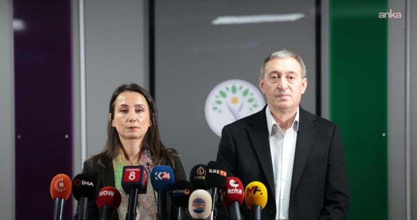 DEM Parti Eş Genel Başkanları Tuncer Bakırhan ve Tülay Hatimoğulları,