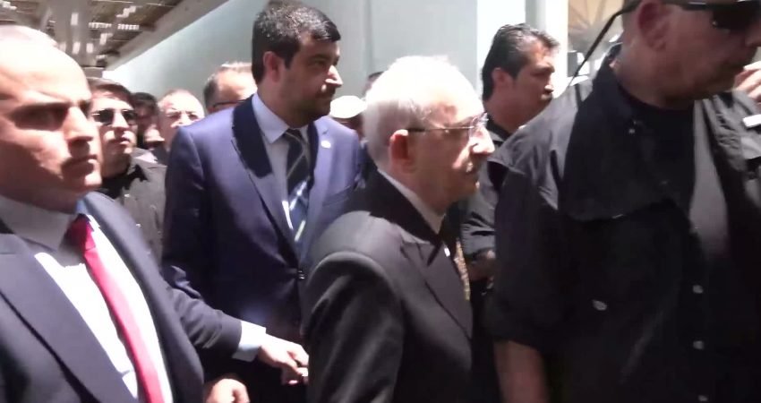 Antalya'da 88 yaşında hayatını kaybeden eski CHP Genel Başkanı Deniz