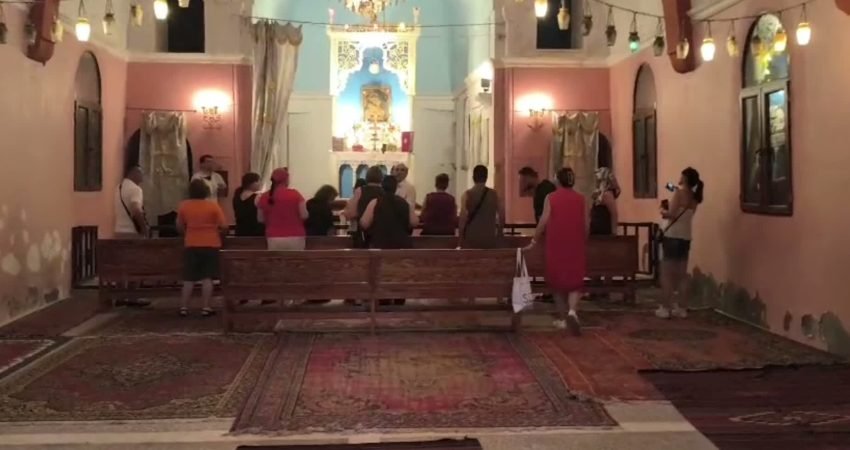 Mardin'in Derik ilçesindeki 376 yıllık Surp Kevork Ermeni Kilisesi’ni ziyaret