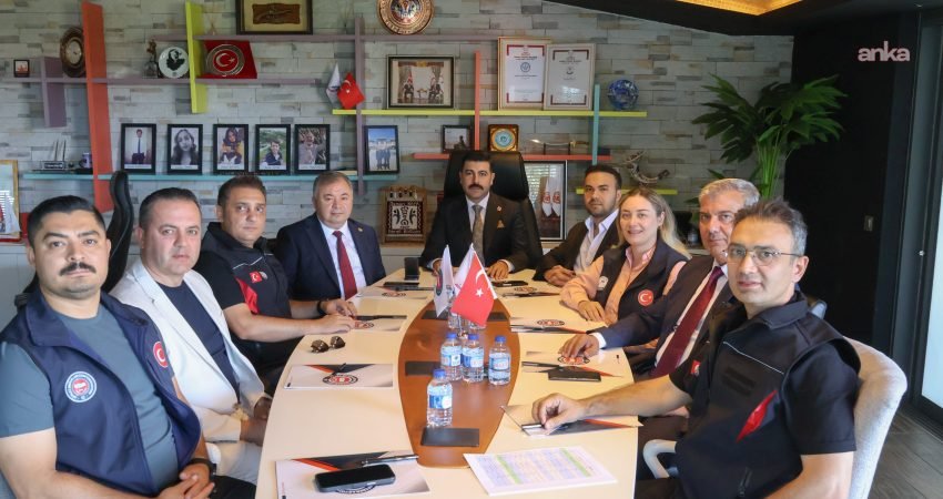 Devlet Memurları Konfederasyonu, "24 Temmuz Gazeteciler ve Basın Bayramı'nı kutluyor,