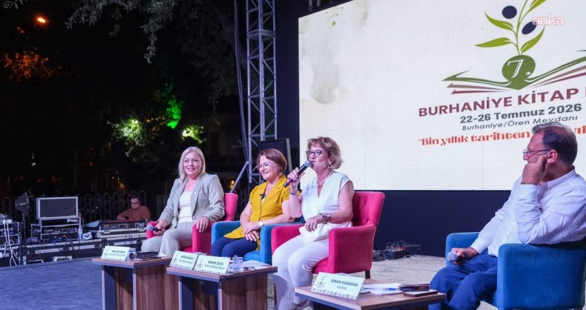Didim Belediye Başkanı Hatice Gençay, 7. Burhaniye Kitap Fuarı kapsamında