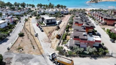 Didim Belediyesi ekipleri, Akbük Mahallesi'nde yol yapım çalışmalarını sürdürürken, mahallenin