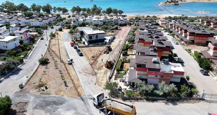Didim Belediyesi ekipleri, Akbük Mahallesi'nde yol yapım çalışmalarını sürdürürken, mahallenin