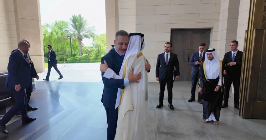  Dışişleri Bakanı Hakan Fidan, Katar Başbakanı ve Dışişleri Bakanı Şeyh