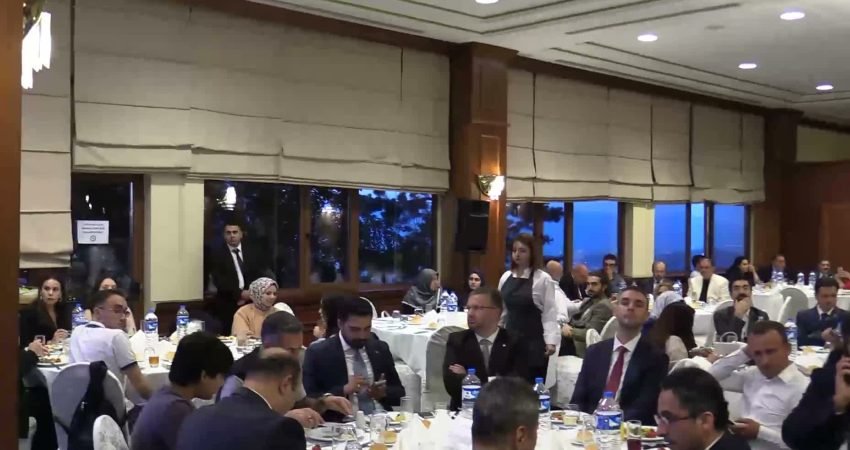 Doğu Anadolu Gazeteciler Cemiyeti'nin düzenlediği Feridun Fazıl Özsoy Başarılı Gazeteciler