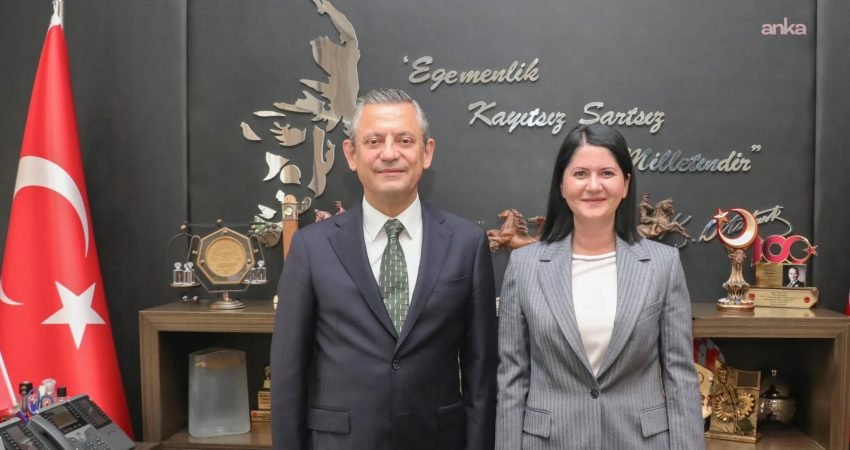 Edirne Belediye Başkanı Filiz Gencan, YENİ Parti'ye geçti. Gencan, "Yeni