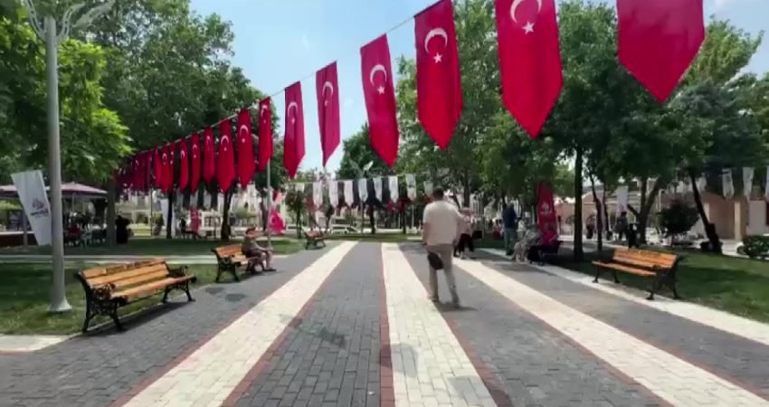 Edirne Belediyesi tarafından işletilecek Anıt Park Kafe, düzenleme çalışmalarının ardından