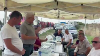 Edirne’de Toprak Mahsulleri Ofisi’nin (TMO) buğday teslim kuyruğunda bekleyen üretici
