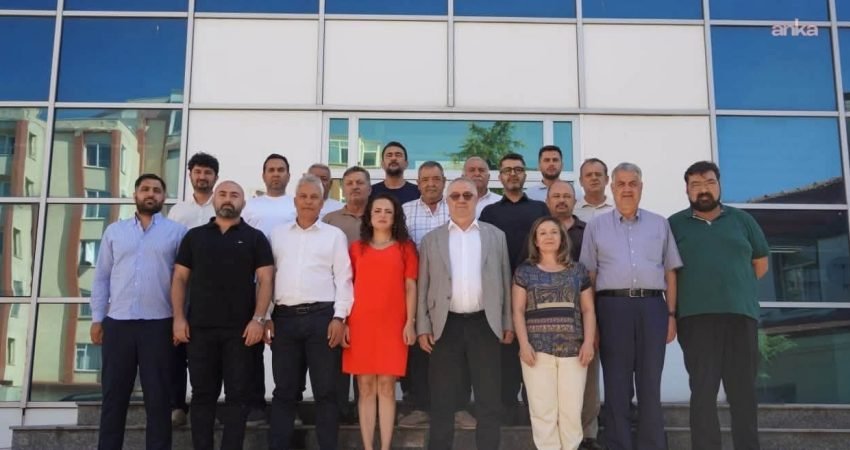 Edremit Belediye Başkanı Mehmet Ertaş ile CHP'li 19 belediye meclis