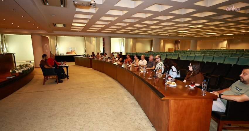 Efes Selçuk Belediyesi, farklı müdürlük ve birimlerde görev yapan belediye