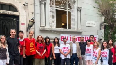 Emek Partisi (EMEP) Genel Başkanı Seyit Aslan, AFP Türkiye bürosunda