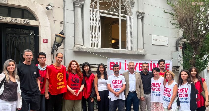 Emek Partisi (EMEP) Genel Başkanı Seyit Aslan, AFP Türkiye bürosunda