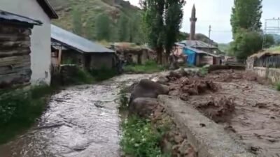 Erzurum’un Oltu ilçesine bağlı Çatak Mahallesi’nde sağanak sonrası Dümbüllü Deresi