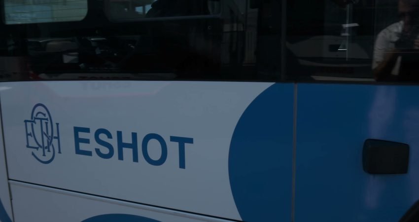 İzmir Büyükşehir Belediyesi ESHOT Genel Müdürlüğü, bin 700’ü aşkın otobüsünde