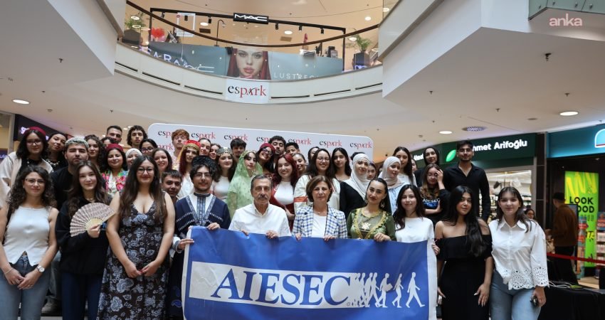 Eskişehir Büyükşehir Belediye Başkanı Ayşe Ünlüce ve Tepebaşı Belediye Başkanı