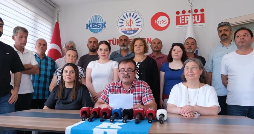 Eskişehir Emek ve Demokrasi Platformu üyeleri, NATO Zirvesi nedeniyle Valilik