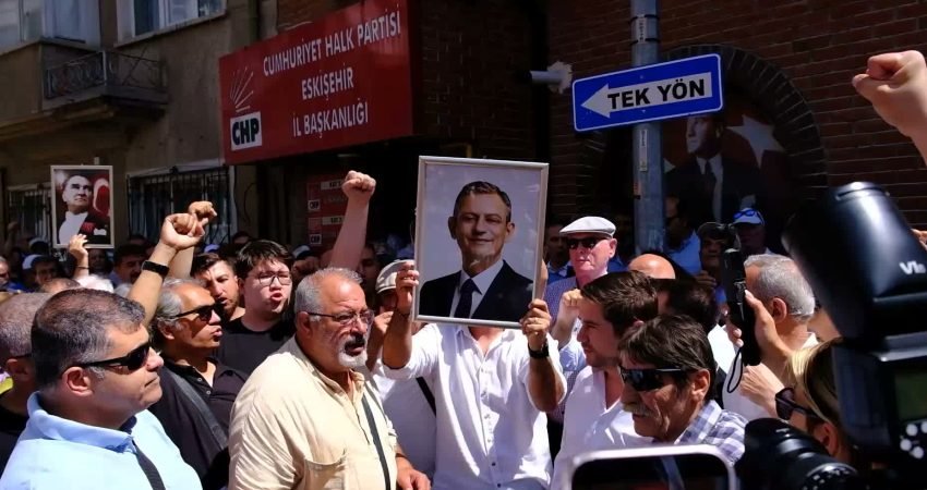 Özgür Özel’in kuracağı yeni partiye destek veren CHP’liler ve görevden