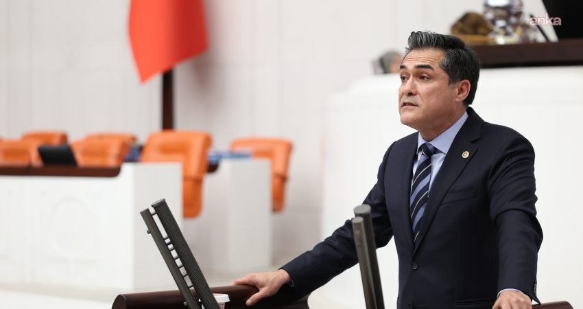 İYİ Parti Sözcüsü Buğra Kavuncu, Etimesgut Belediyesi'ne yönelik operasyona ilişkin,