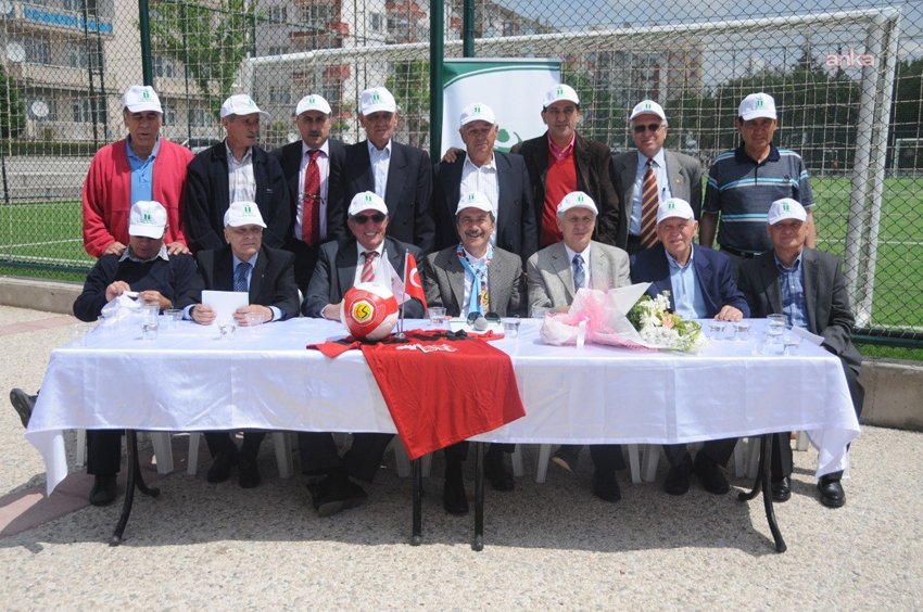 Tepebaşı Belediyesi'nin 2012'de yapımını tamamladığı "Efsane Eskişehirspor 1965 Spor Tesisleri", yeni