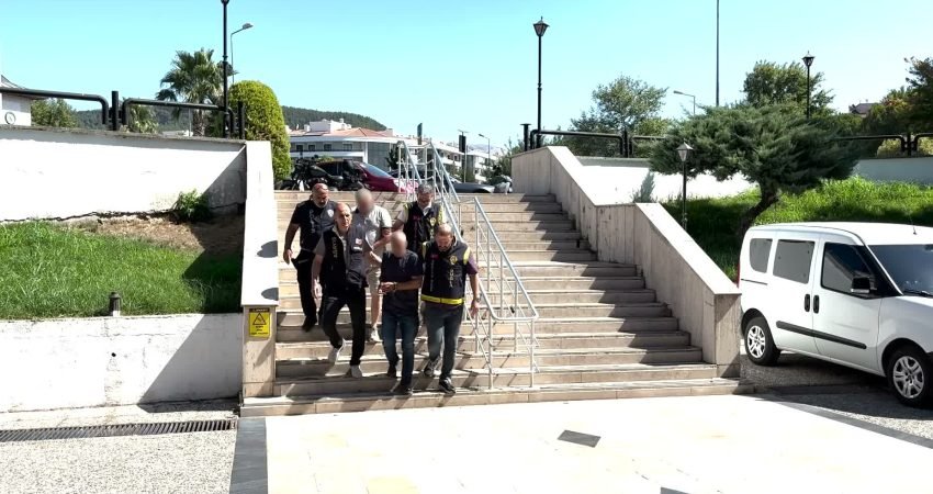 Muğla’da parke taşı çaldığı gerekçesiyle gözaltına alınan FETÖ’den ihraç edilen
