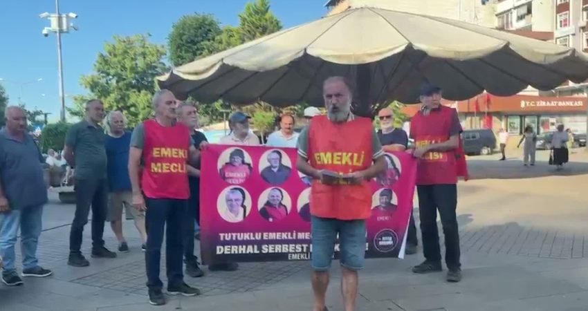 Rize’nin Fındıklı ilçesinde bir araya gelen Emekli Meclisi üyeleri, tutuklu