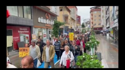 Çeşitli siyasi partiler, sendikalar ve sivil toplum örgütü üyeleri NATO'yu