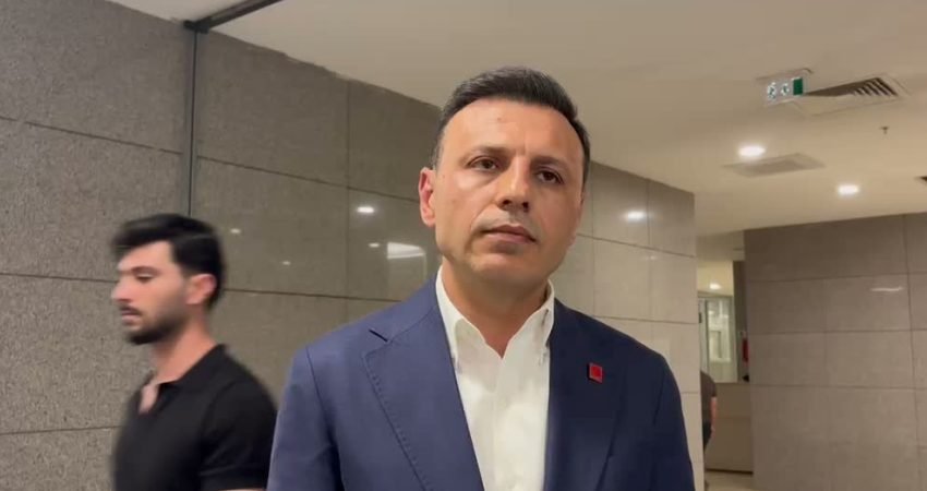 Eski CHP İstanbul İl Başkanı Özgür Çelik, BirGün gazetesi muhabiri