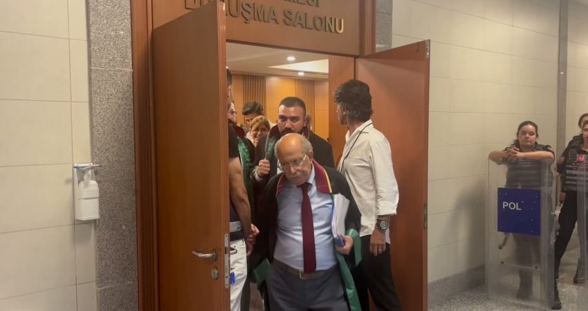 İstanbul 10. Ağır Ceza Mahkemesi heyeti, Gaziosmanpaşa Belediyesi Davası'nda, cezaevinde