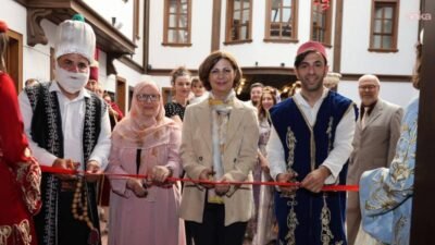 Eskişehir Büyükşehir Belediyesi ev sahipliğinde hazırlanan "Geçmişin Zarafeti" Saray ve