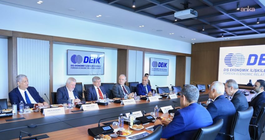Gelecek Partisi Genel Başkanı Ahmet Davutoğlu, DEİK Başkanı Nail Olpak'ı