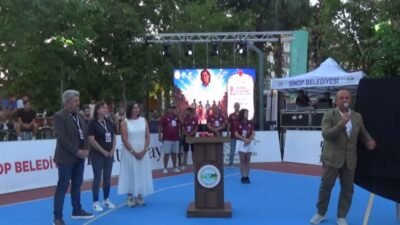 Sinop'ta bu yıl 9'uncusu düzenlenen Uluslararası Mustafa Berkay Akbaş Sokak