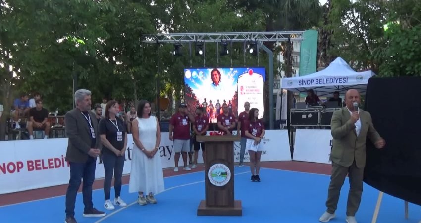 Sinop'ta bu yıl 9'uncusu düzenlenen Uluslararası Mustafa Berkay Akbaş Sokak