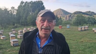 Artvin'in Ardanuç ilçesinde 10 yıldır gezgin arıcılık yapan Osman Yılmaz,
