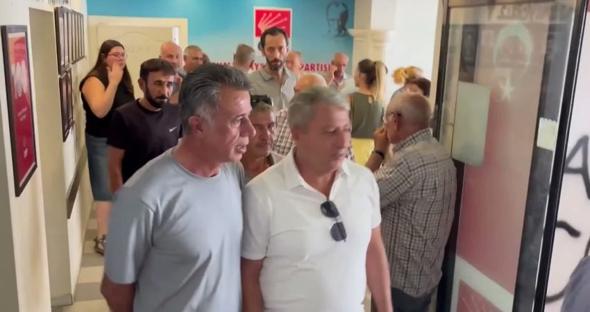 CHP Aksaray İl Başkanlığı'ndan alınan Bilal Özdemir ve beraberindeki partililer,