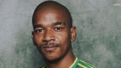 Güney Afrika Milli Takımı ve Mamelodi Sundowns forması giyen Jayden