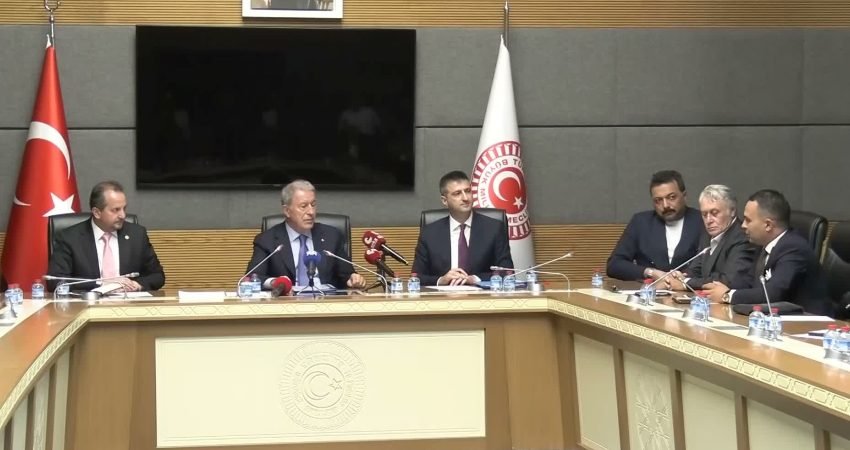 TBMM Milli Savunma Komisyonu Başkanı Hulusi Akar, şehit aileleri ve