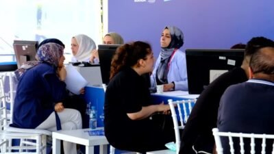 İstanbul Büyükşehir Belediyesi’nin (İBB) Yükseköğrenim Kurumları Sınavı’na (YKS) giren gençler