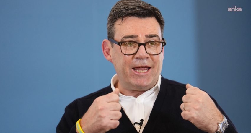 İngiltere Başbakanı Andy Burnham, Ukrayna Devlet Başkanı Volodimir Zelenski'nin Londra