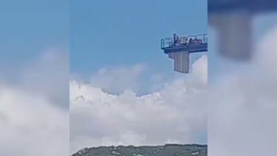 Isparta'da yapımı devam eden TOKİ inşaatında çalışan 3 işçi, ücretlerini