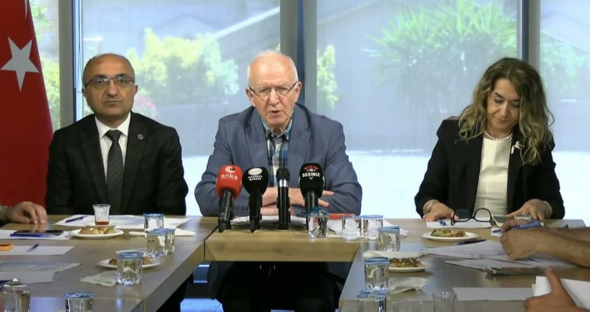 İstanbul Barosu Başkanı İbrahim Kaboğlu, 2025-2026 adli yılına ilişkin düzenlediği