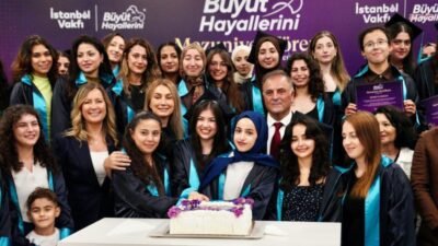 İstanbul Vakfı’nın hayata geçirdiği Büyüt Hayallerini projesinin burs sağladığı ve