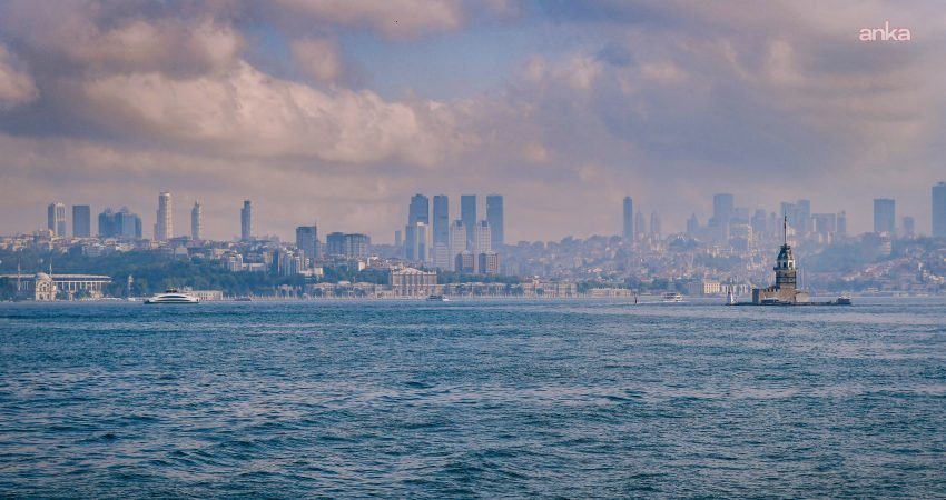 İstanbul Valiliği, kentte etkili olan sağanak ve gök gürültülü sağanak