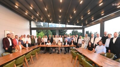 İstanbul’da Özgür Çelik başkanlığındaki 40 kişilik il yönetiminden 39 yönetici