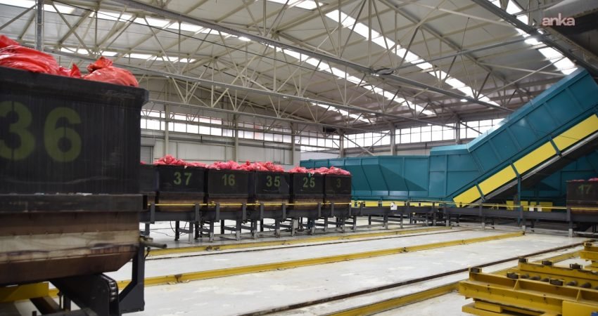 İstanbul'da hastanelerden aile sağlığı merkezlerine kadar yaklaşık 10 bin sağlık