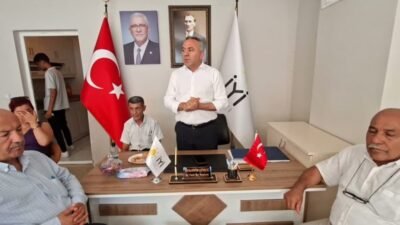 İYİ Parti Osmaniye İl Başkanı Serat Kılıç, Toprakkale'de partililerle buluşmasında