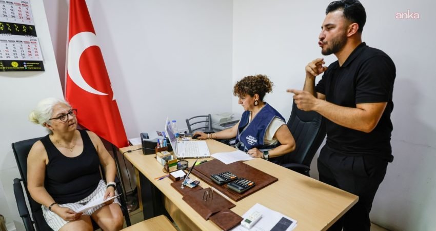 İzmir Büyükşehir Belediyesi, işitme kaybı bulunan ihtiyaç sahibi vatandaşların günlük